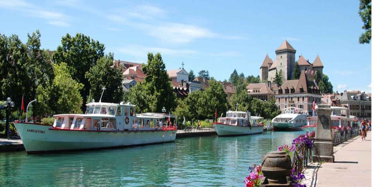 Tourisme-à-Annecy-venez-découvrir-le-Lac-dAnnecy
