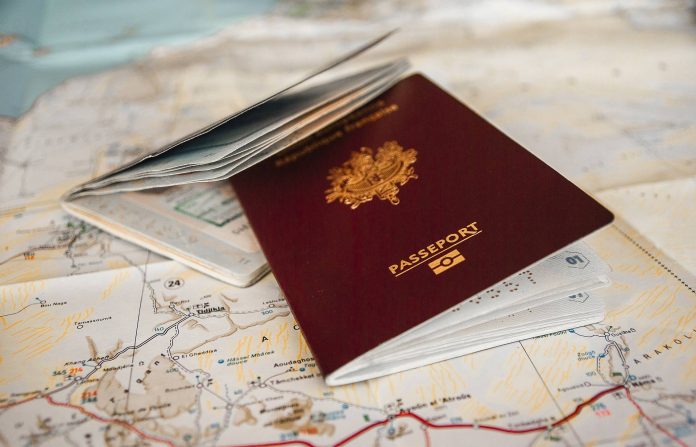 passeport-france-696×447@1